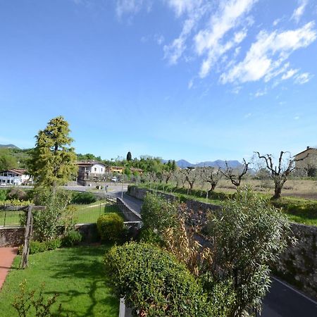 Corte Vezzola Trilocale Tommaso Puegnago Bagian luar foto
