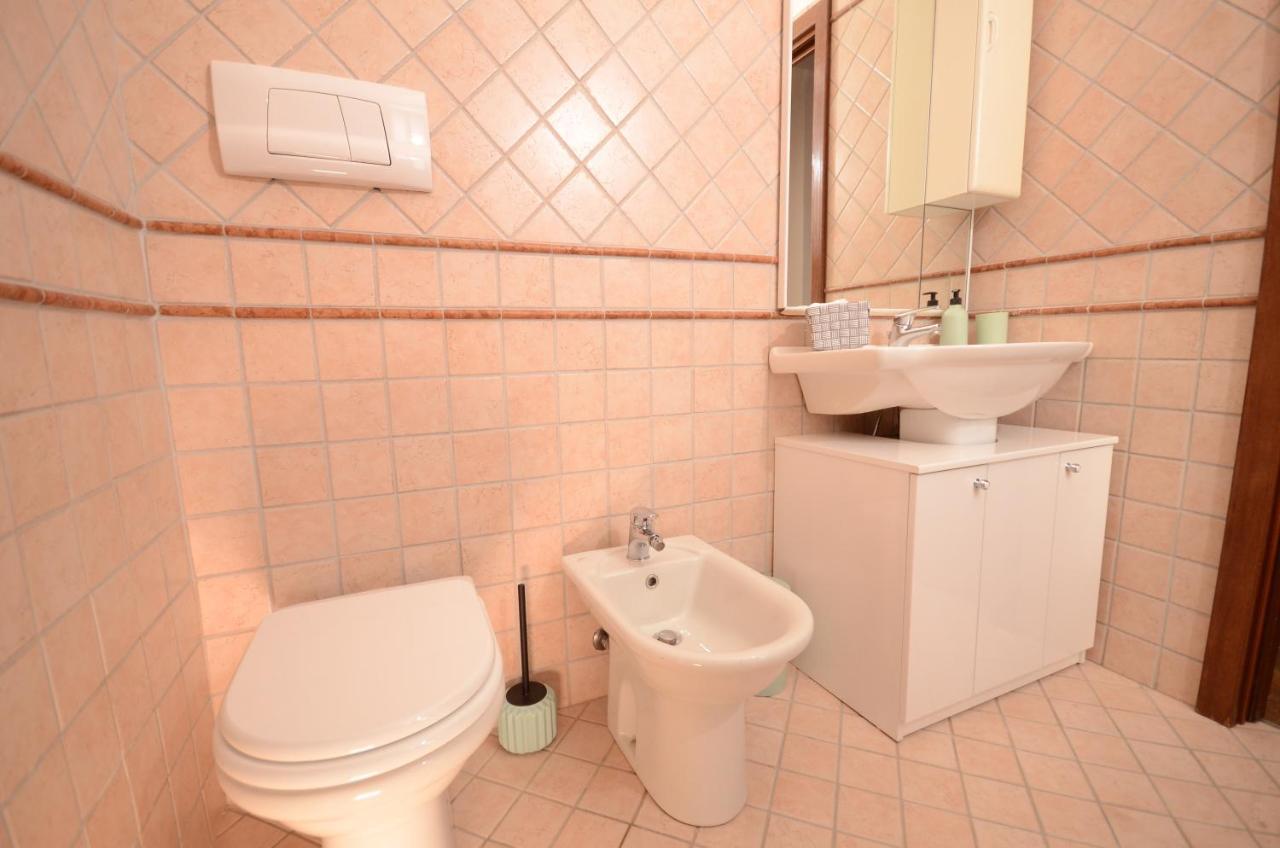 Corte Vezzola Trilocale Tommaso Puegnago Bagian luar foto