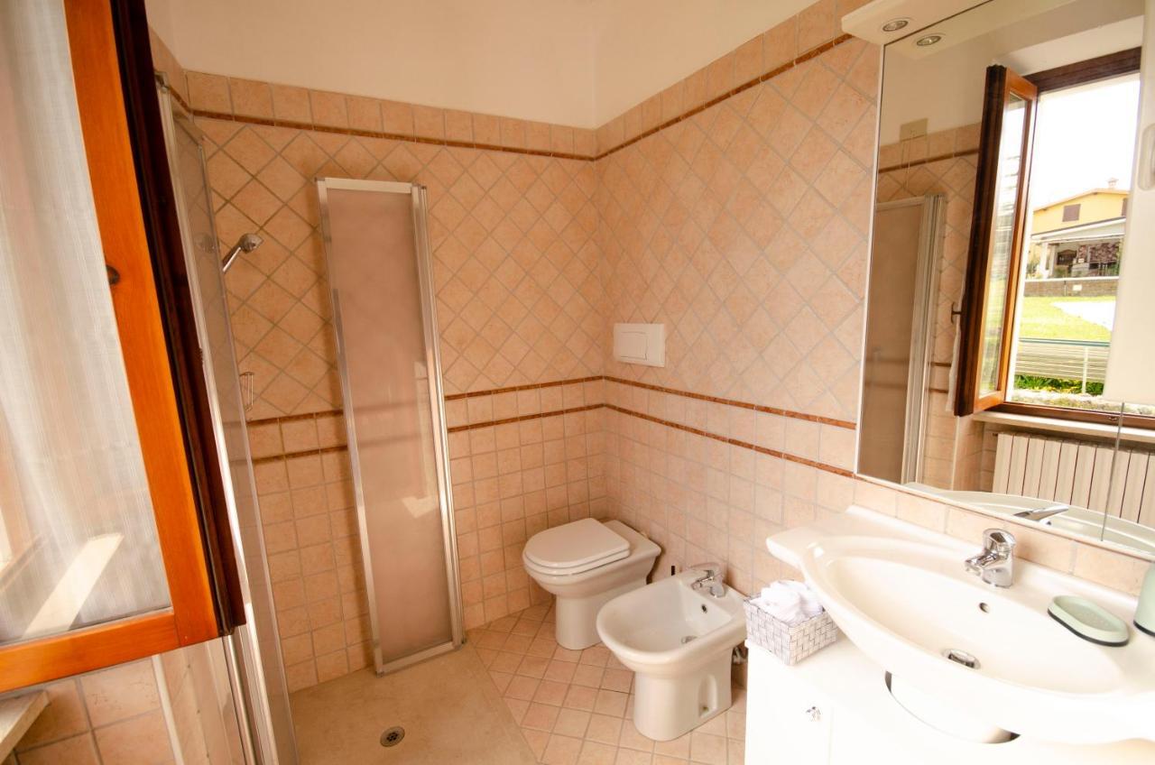 Corte Vezzola Trilocale Tommaso Puegnago Bagian luar foto
